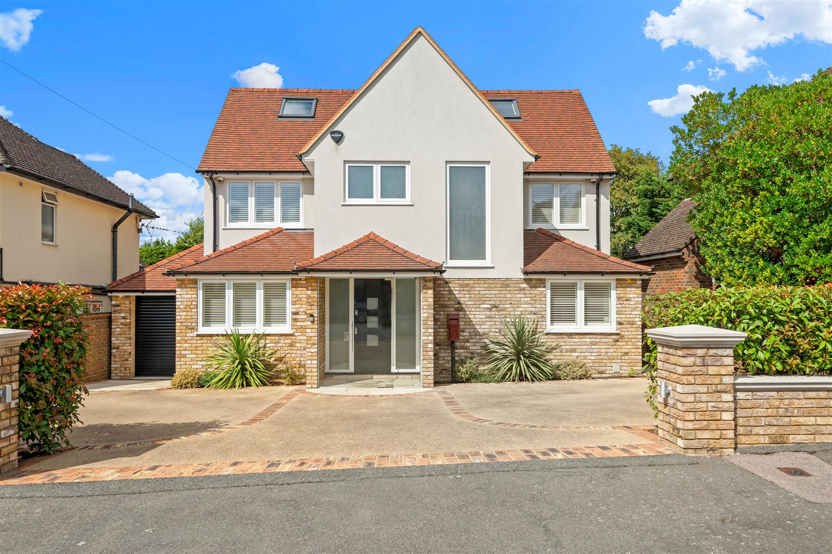 5 bed property in Godolphin Close, Sutton
